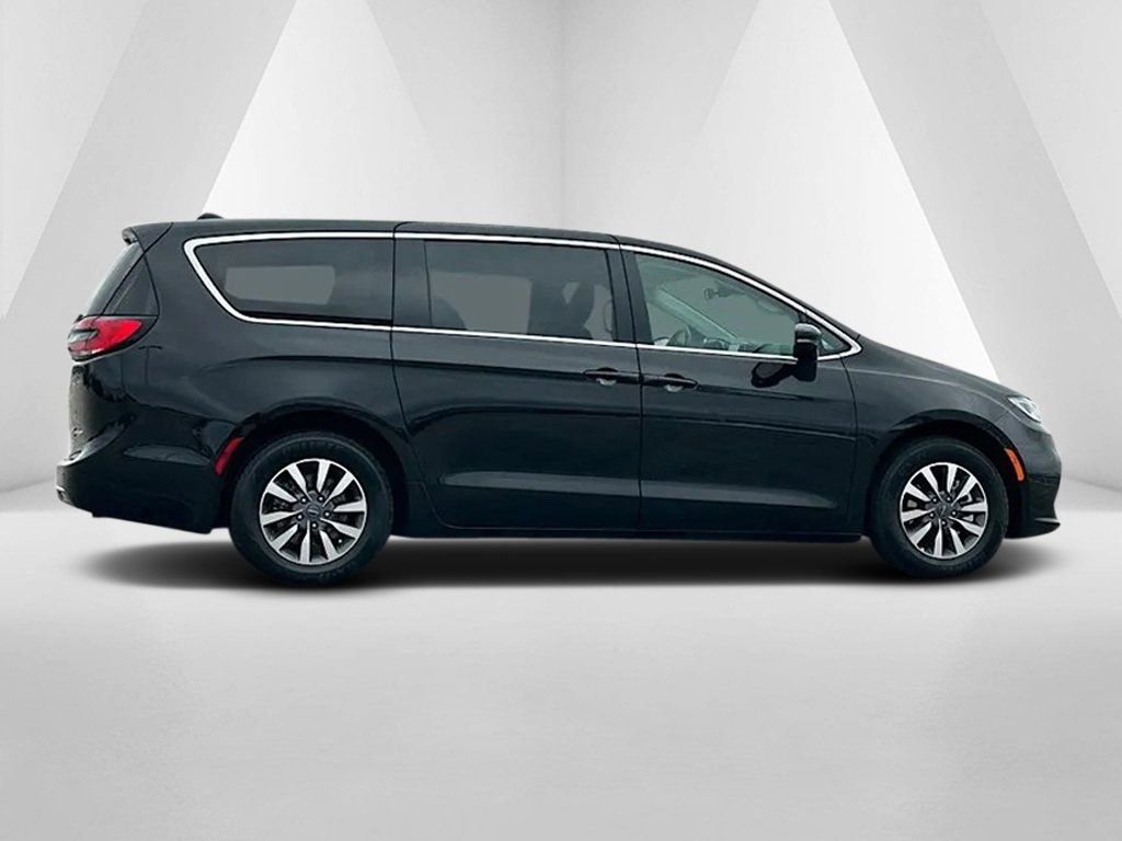 Used 2024 Chrysler Pacifica Select FWD image 9