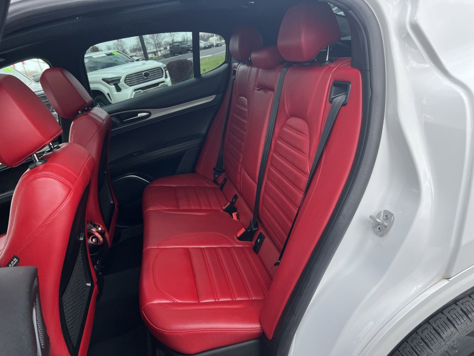 Used 2023 Alfa Romeo Stelvio Veloce image 25