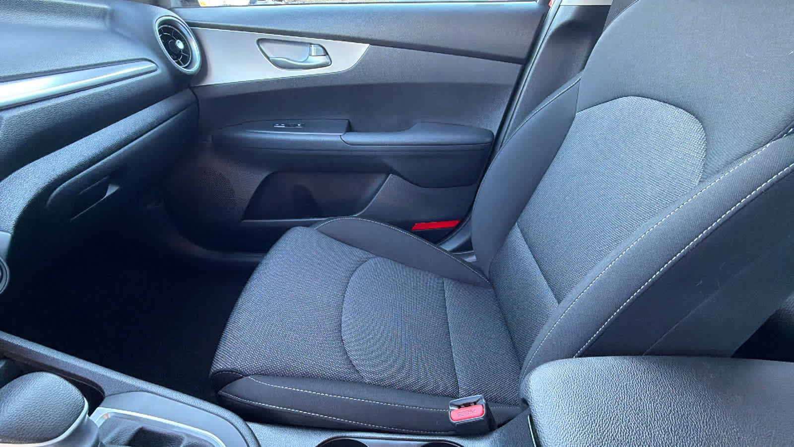 Used 2023 Kia Forte LXS image 12