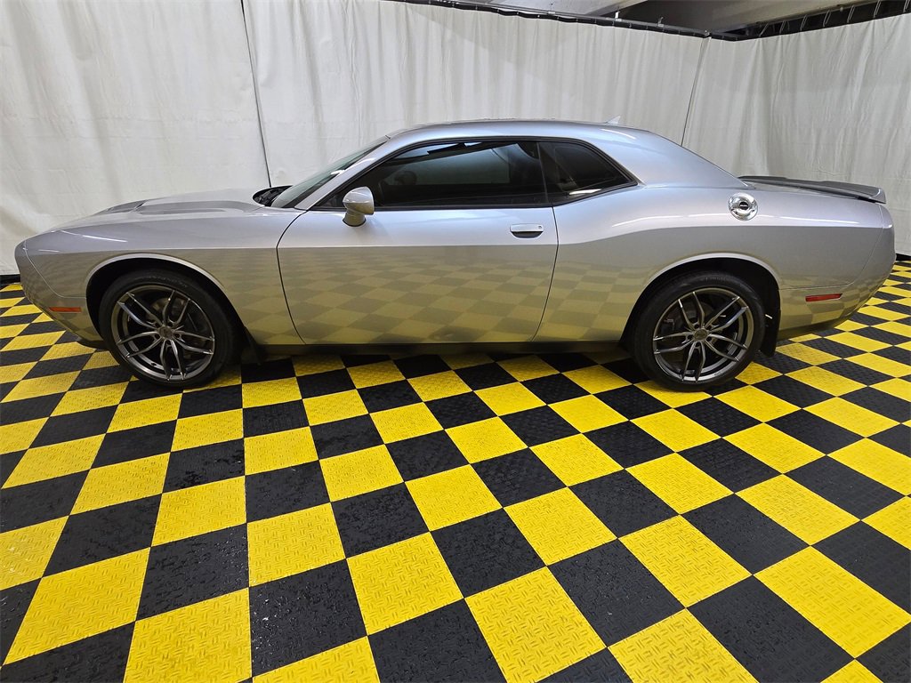 Used 2015 Dodge Challenger SXT Plus image 6