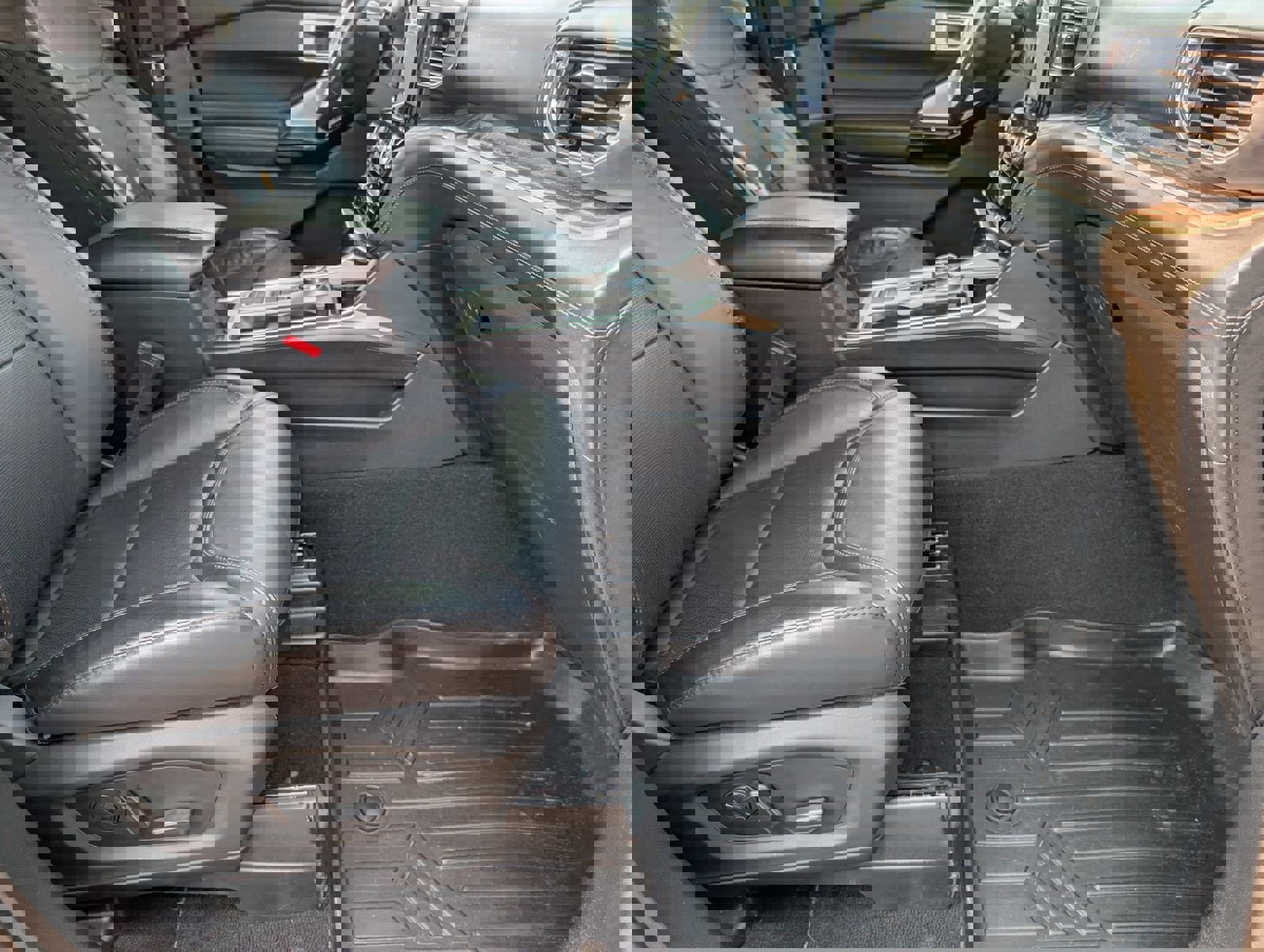 Used 2022 Ford Explorer Platinum w/ Equipment Group 601A image 30