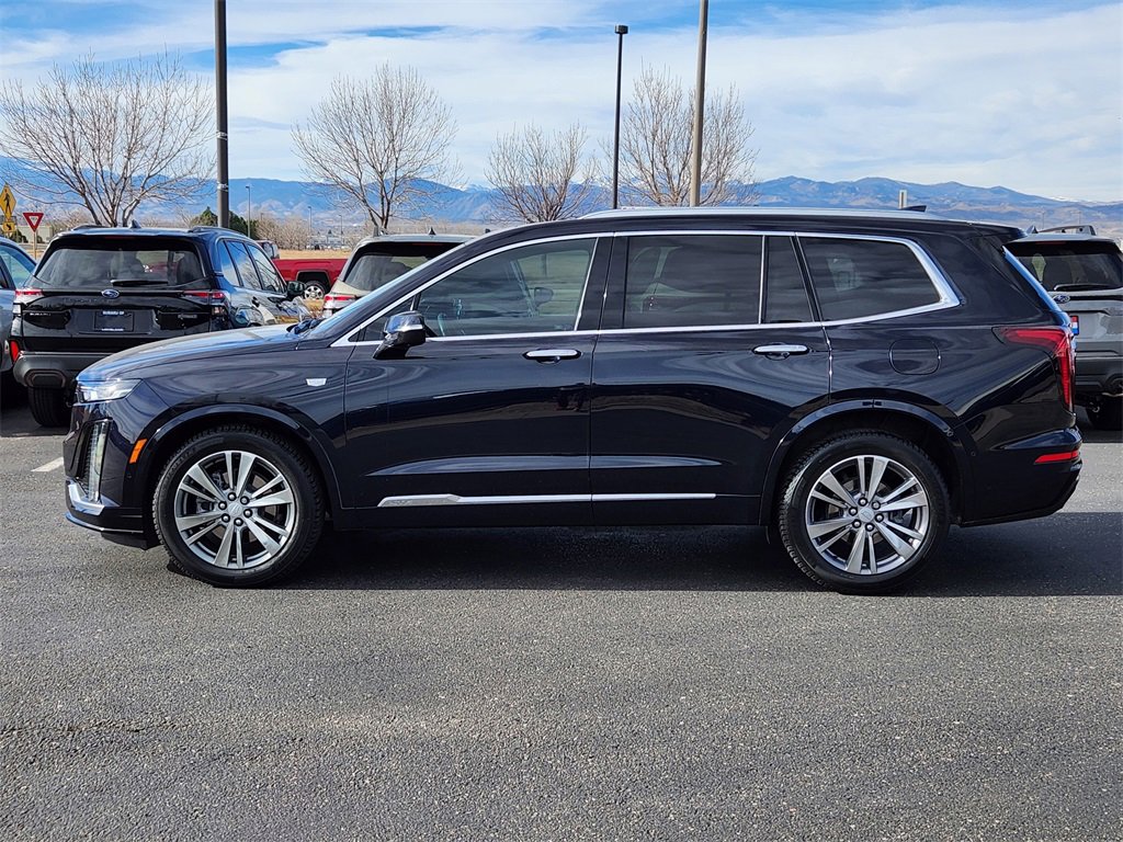 Used 2022 Cadillac XT6 Premium Luxury w/ Technology Package image 2