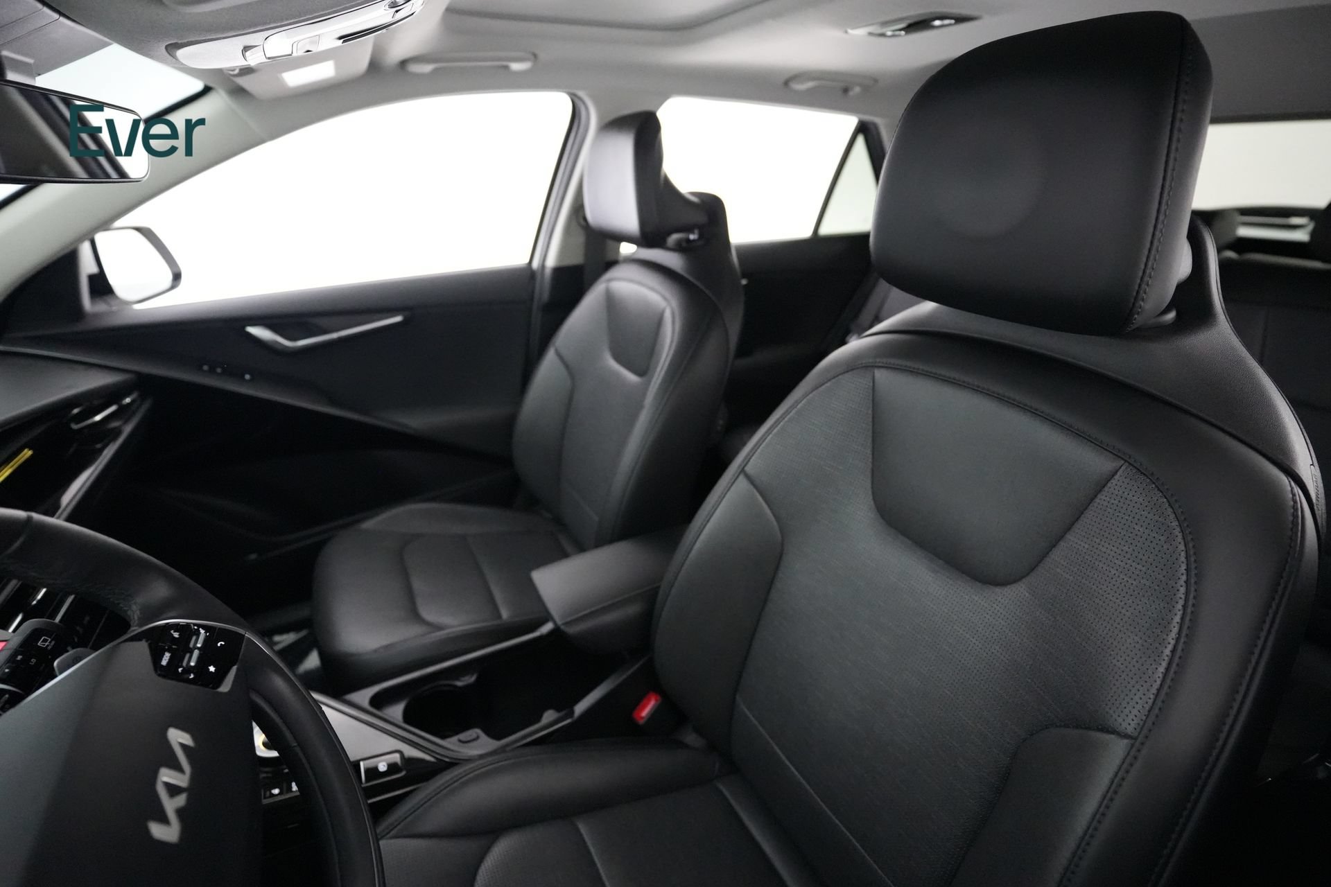 Used 2024 Kia Niro Wave w/ Wave Preserve Package FWD image 4