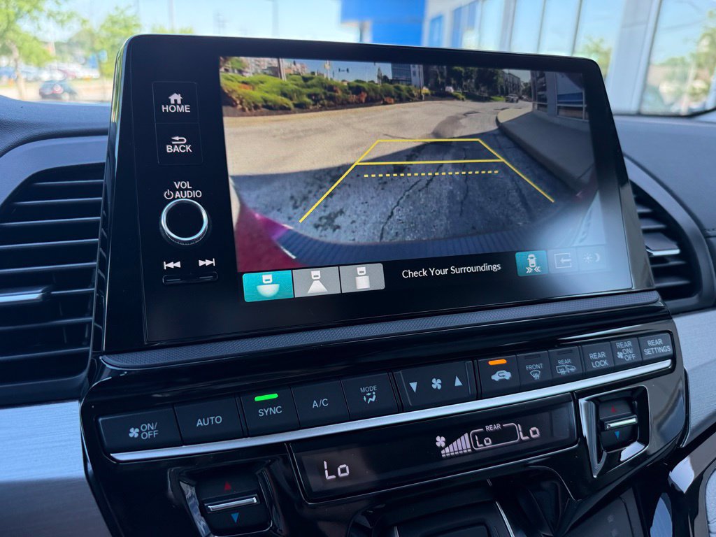 Used 2026 Honda Odyssey Touring image 6