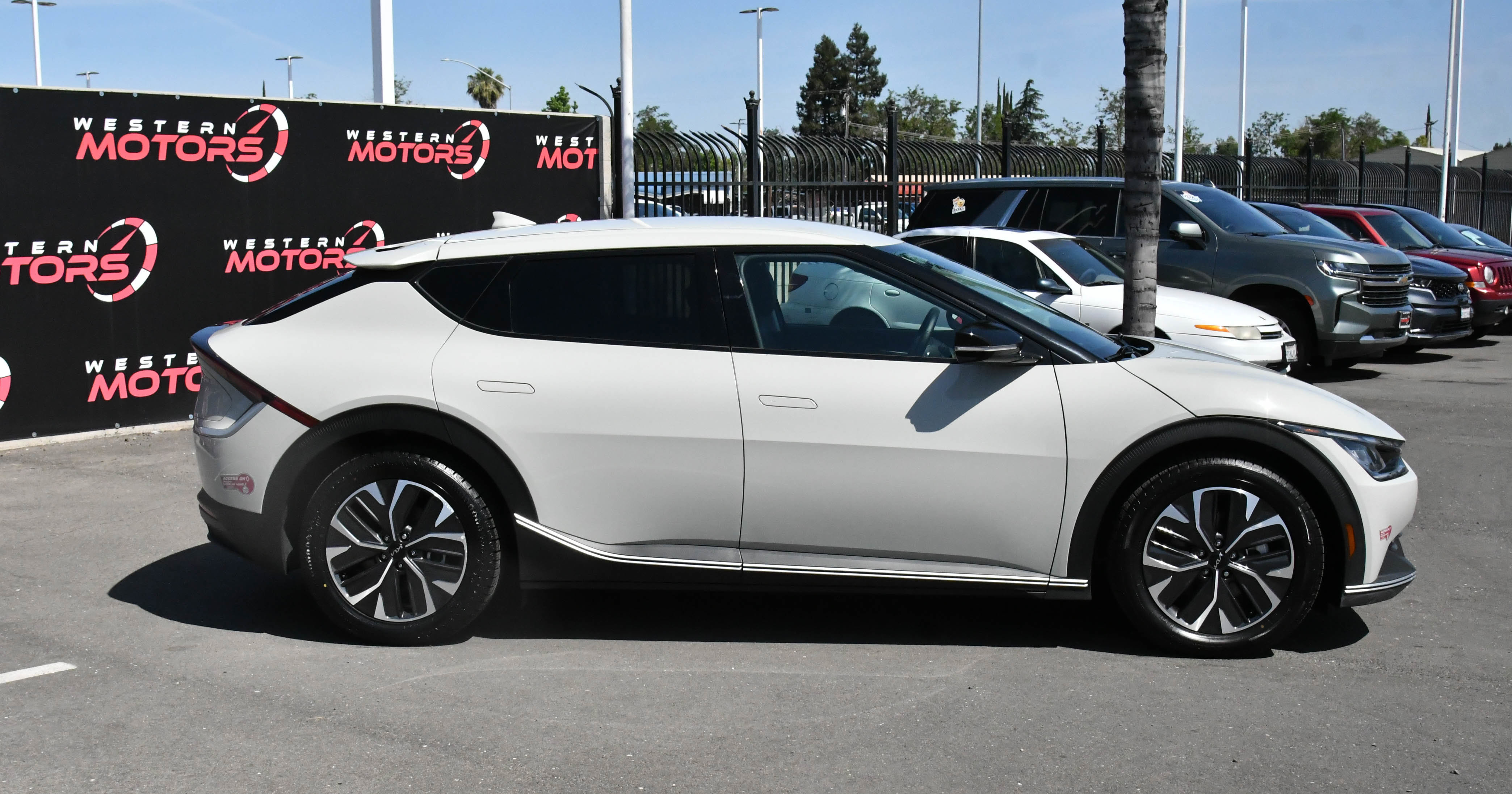 Used 2024 Kia EV6 Light RWD image 9