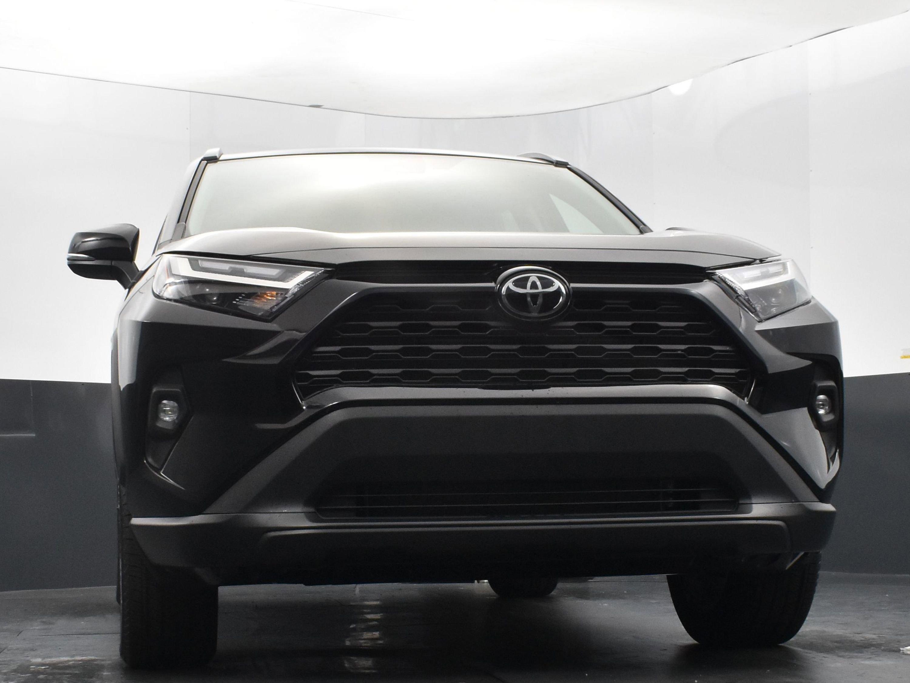 Used 2025 Toyota RAV4 XLE Premium image 43