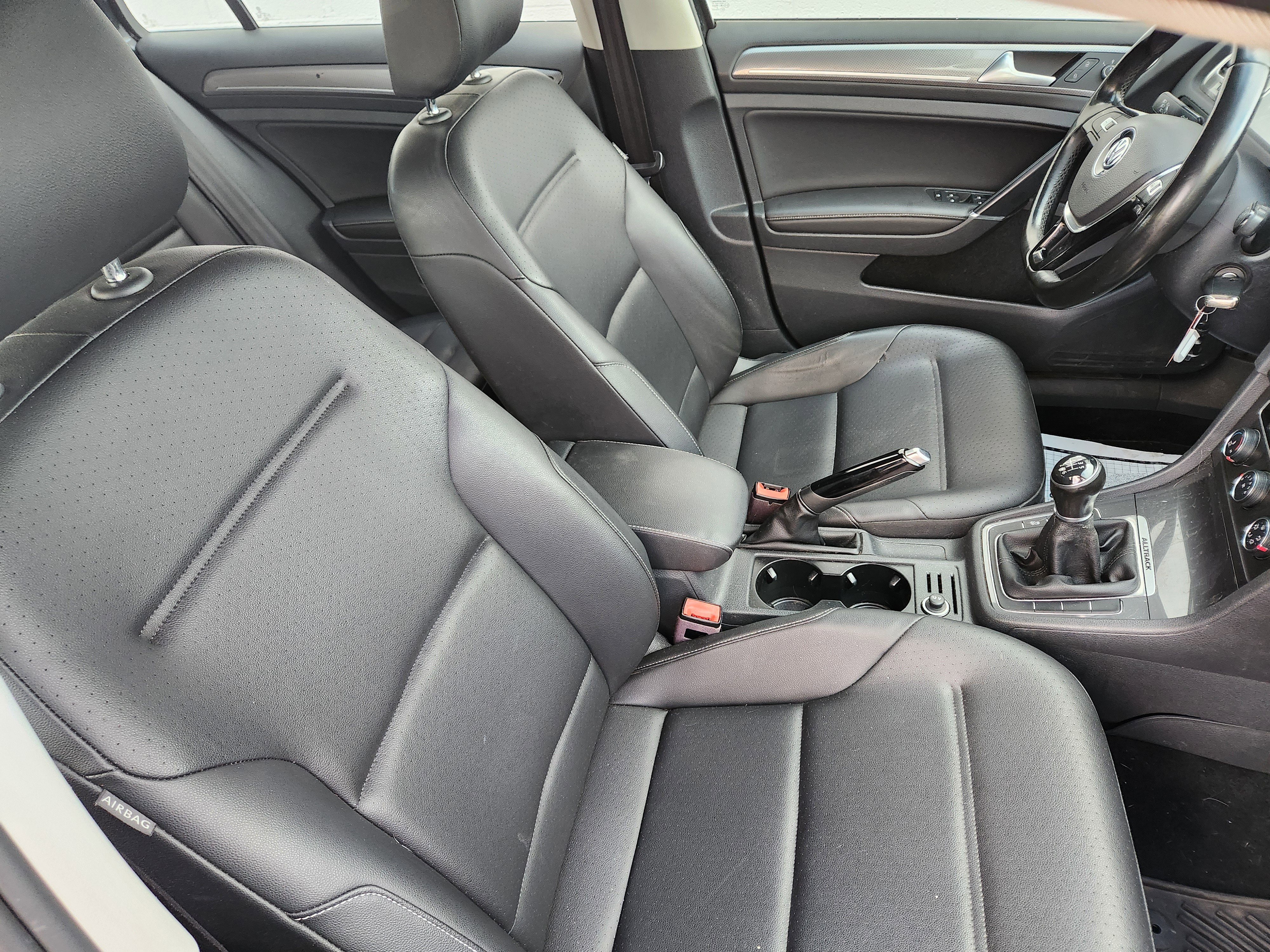 Used 2017 Volkswagen Golf Alltrack S image 27