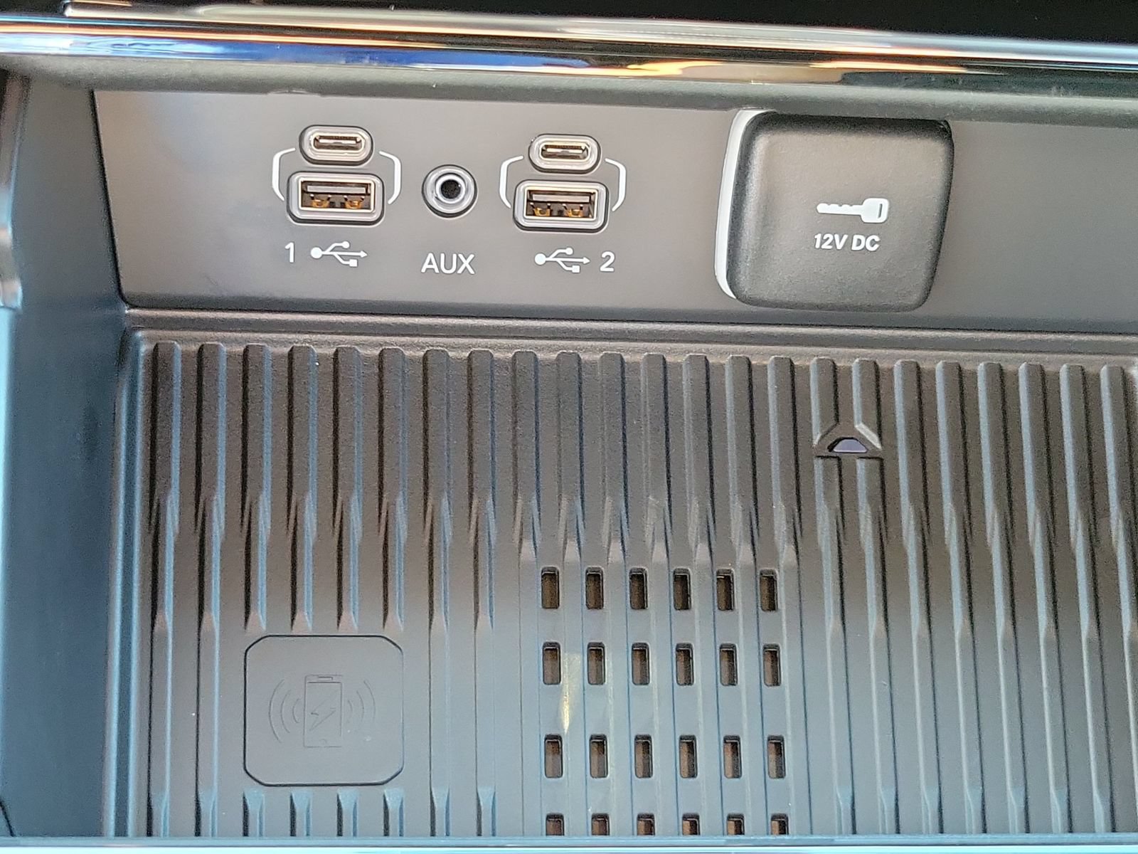 New 2027 Jeep Grand Cherokee Altitude RWD image 21