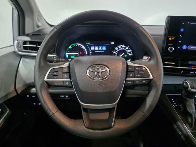 Used 2025 Toyota Sienna XLE w/ XLE Plus Package AWD/4WD image 16