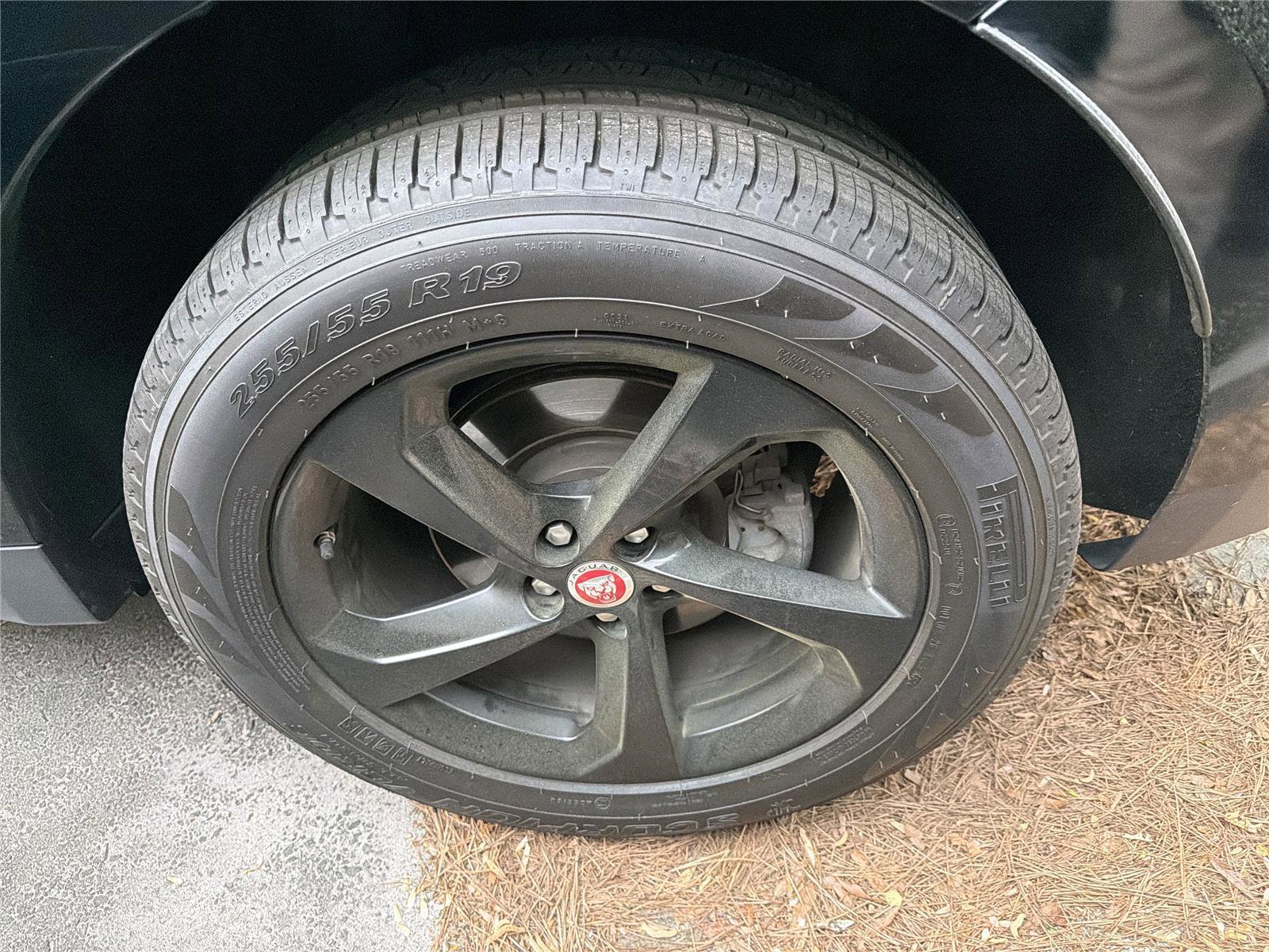 Used 2019 Jaguar F-PACE Premium image 16