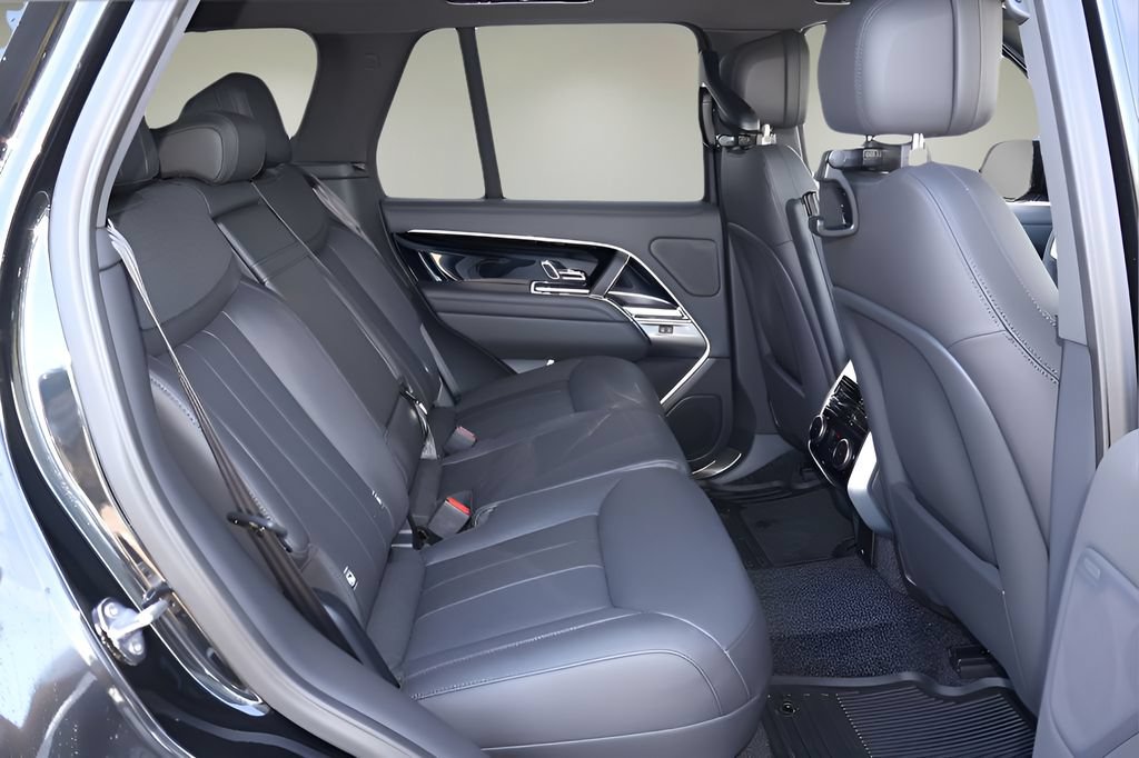 New 2026 Land Rover Range Rover SE AWD/4WD image 16