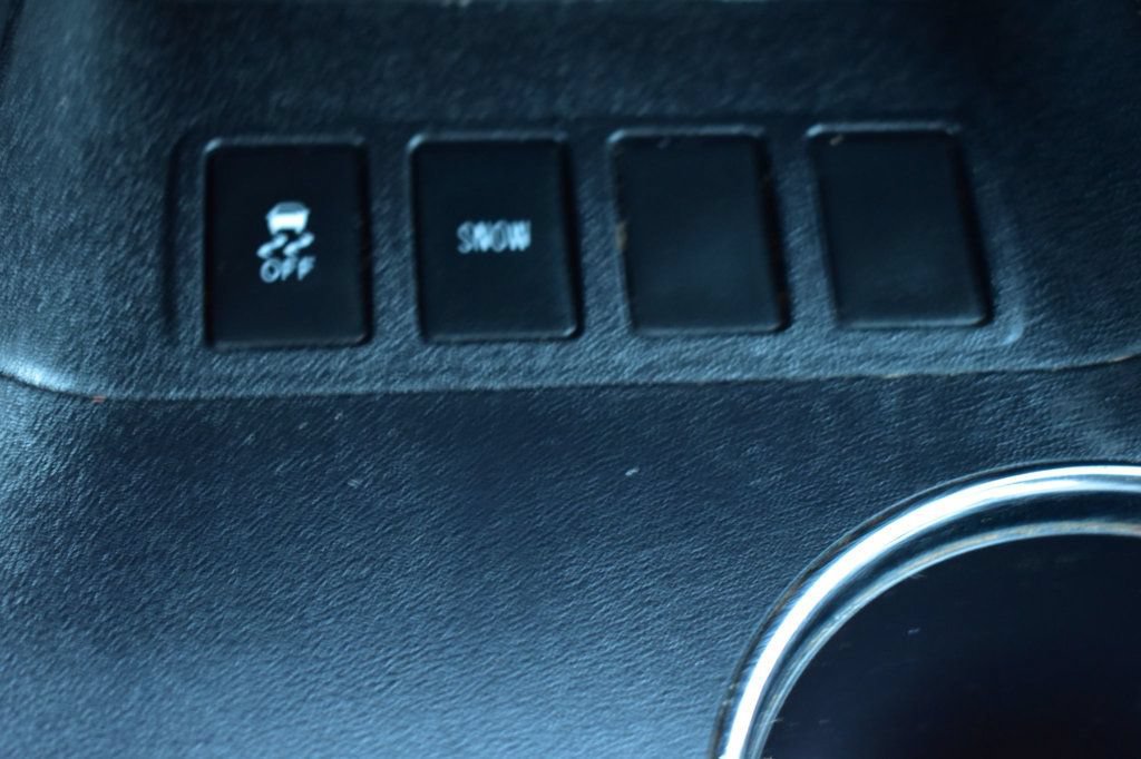 Used 2014 Toyota Highlander LE FWD image 39