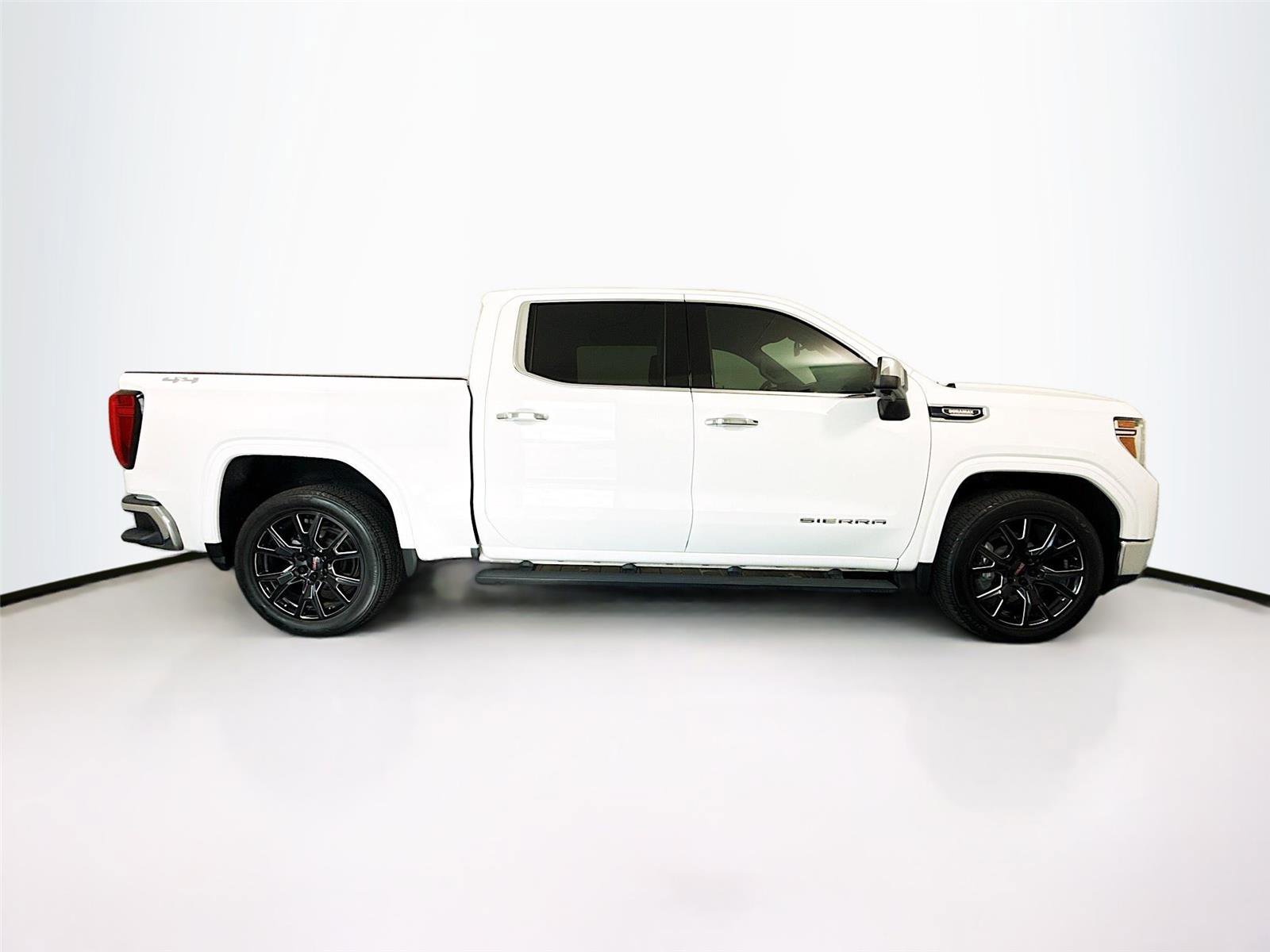 Used 2020 GMC Sierra 1500 SLT w/ Driver Alert Package II AWD/4WD image 33