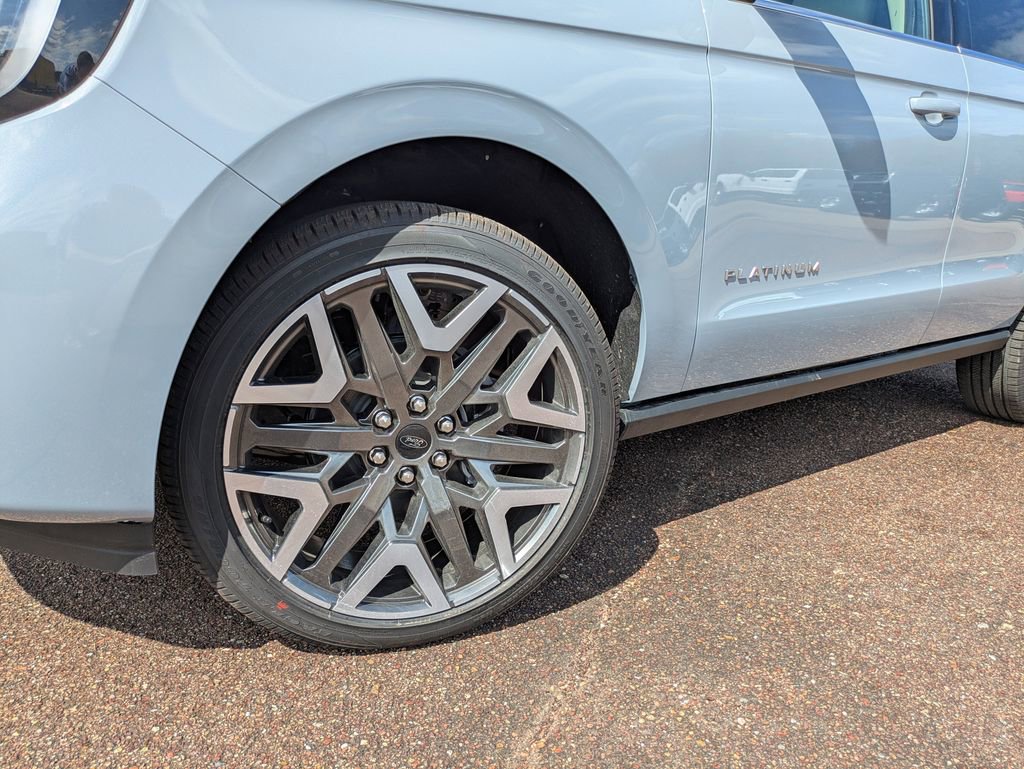 New 2026 Ford Expedition Platinum w/ Platinum Ultimate Package image 7