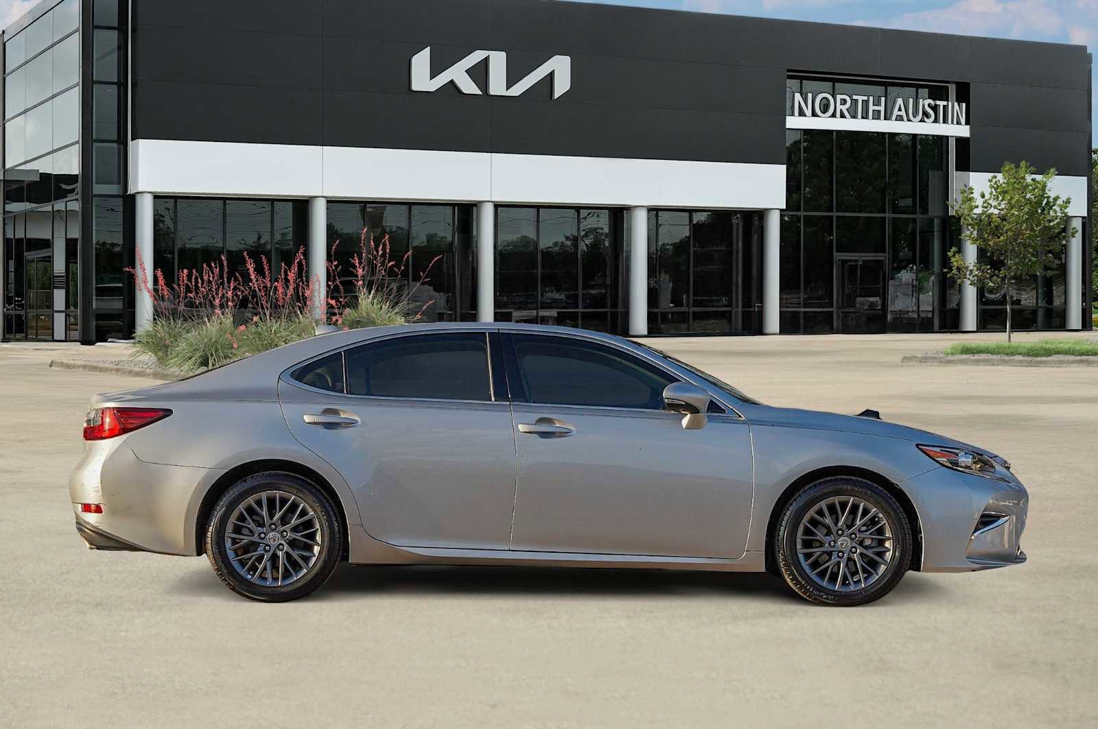 Used 2018 Lexus ES 350 image 7