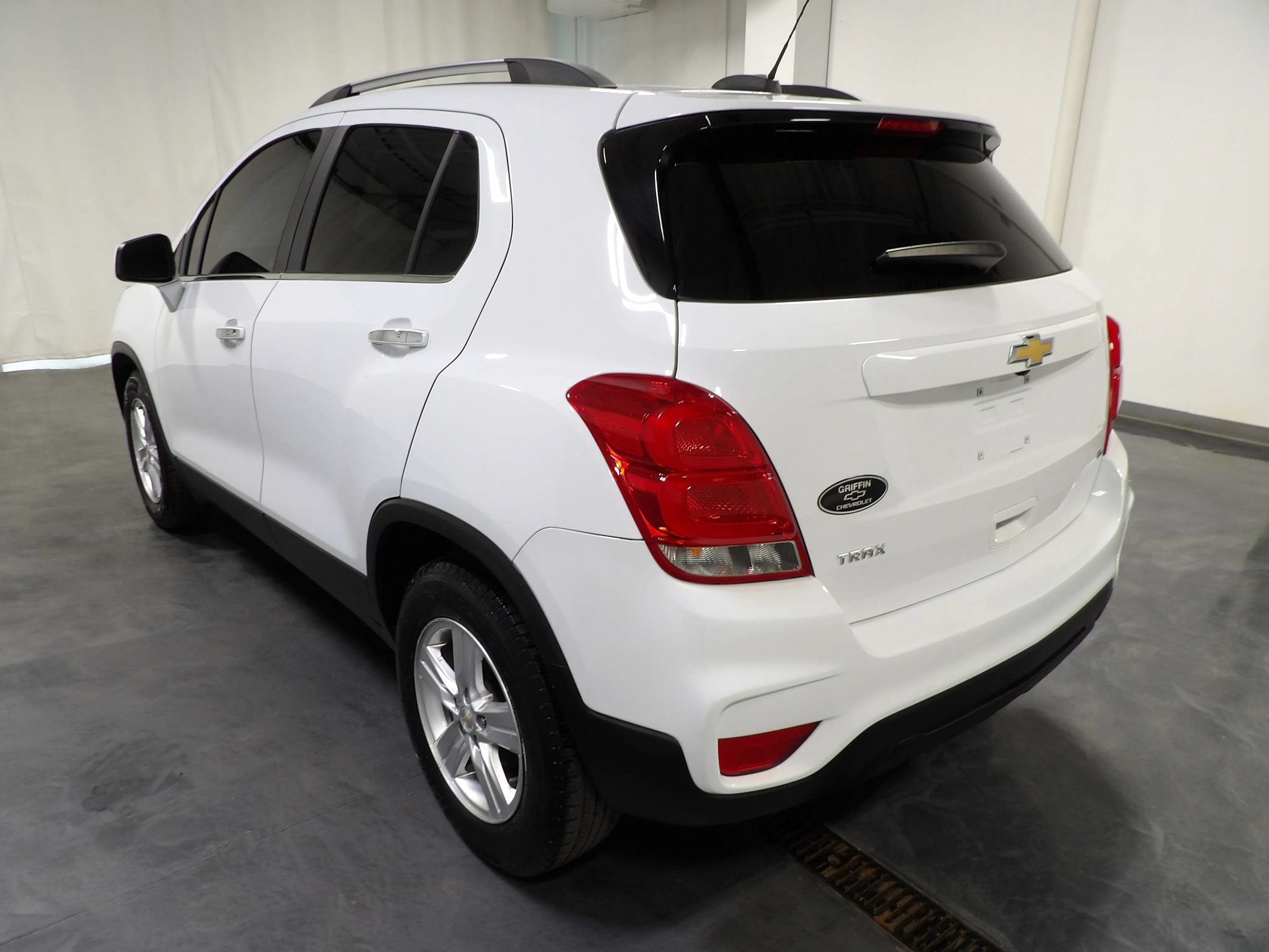 Used 2019 Chevrolet Trax LT w/ LT Convenience Package FWD image 6
