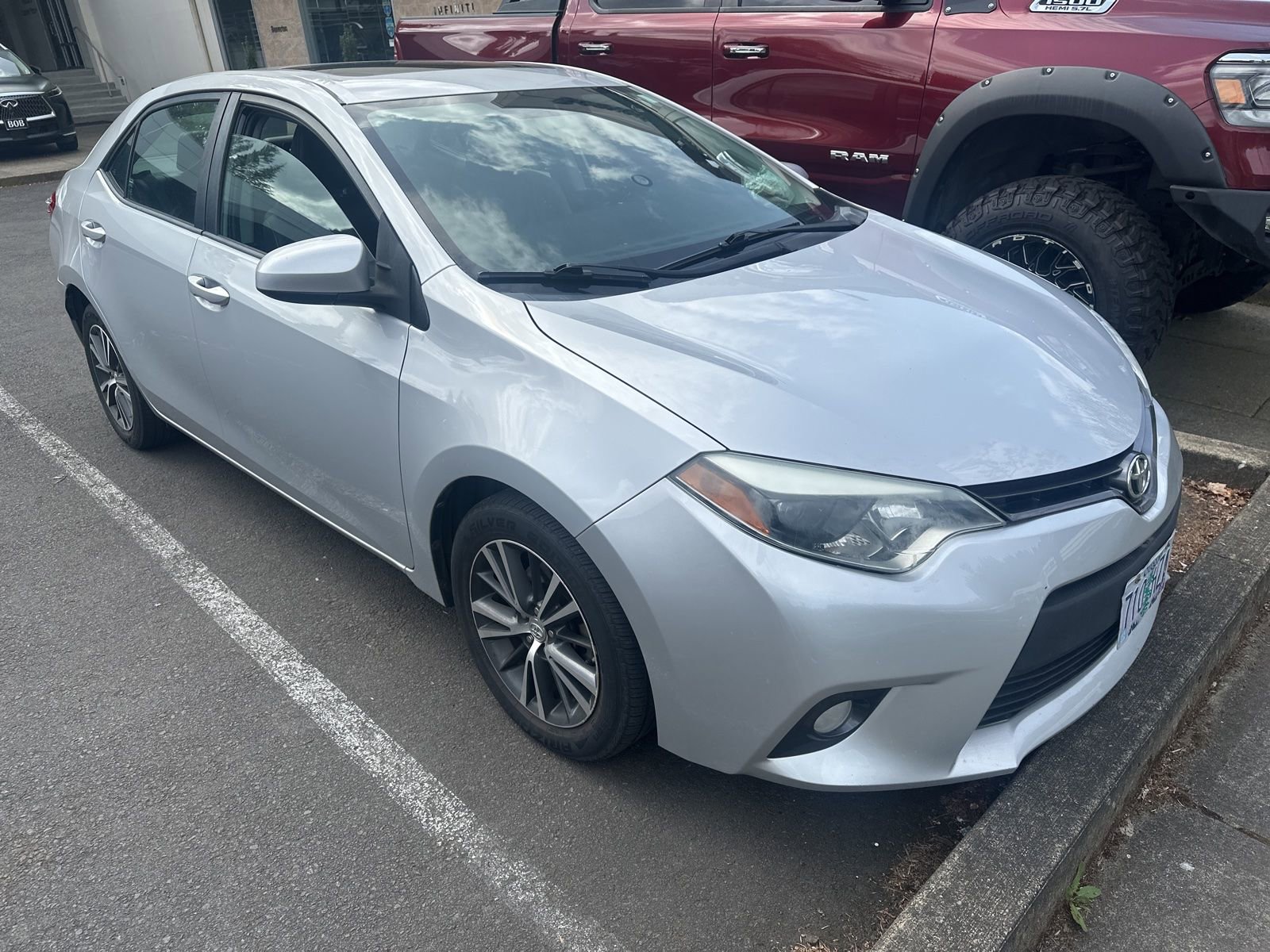 Used 2016 Toyota Corolla LE Premium FWD image 2