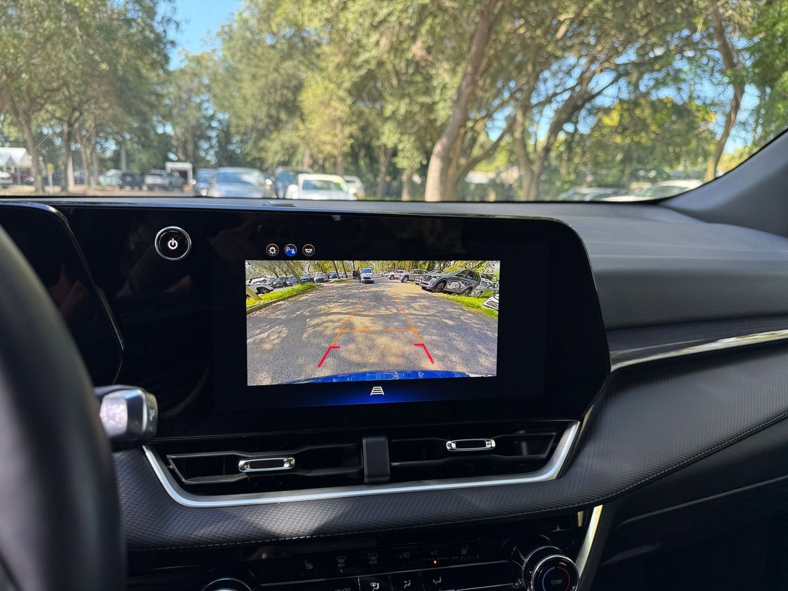 Used 2025 Chevrolet Equinox LT image 17