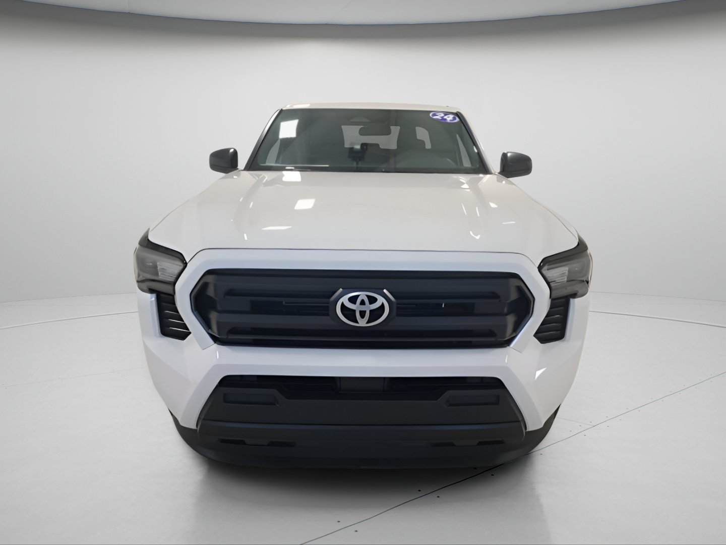 Used 2024 Toyota Tacoma SR AWD/4WD image 2
