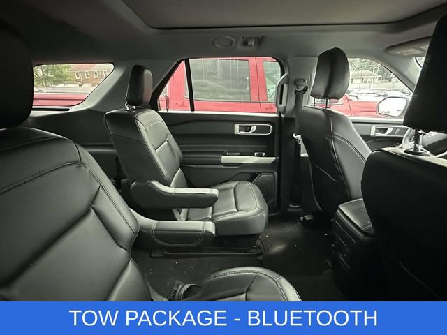 Used 2023 Ford Explorer XLT w/ Equipment Group 202A AWD/4WD image 3
