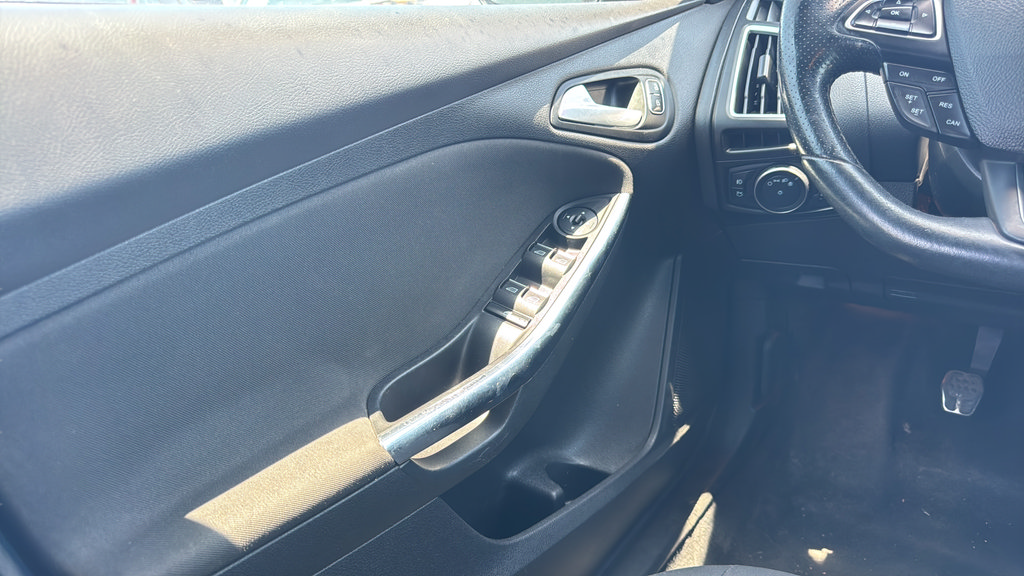 Used 2018 Ford Focus ST FWD image 20
