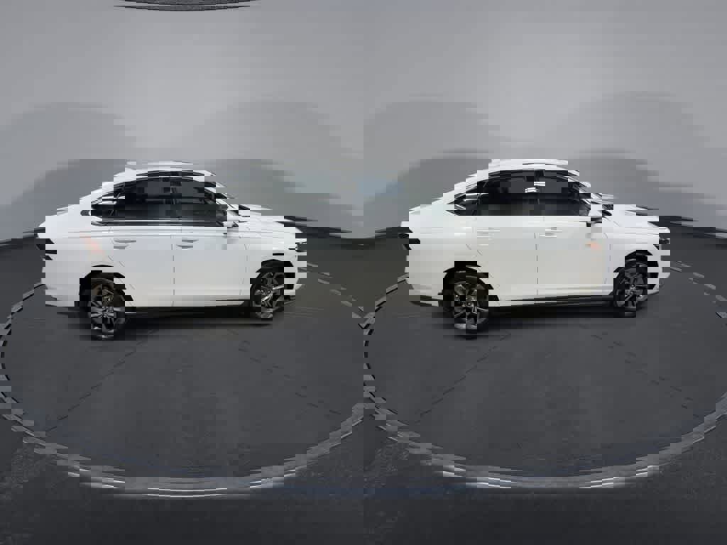 Certified 2023 Honda Accord EX image 9