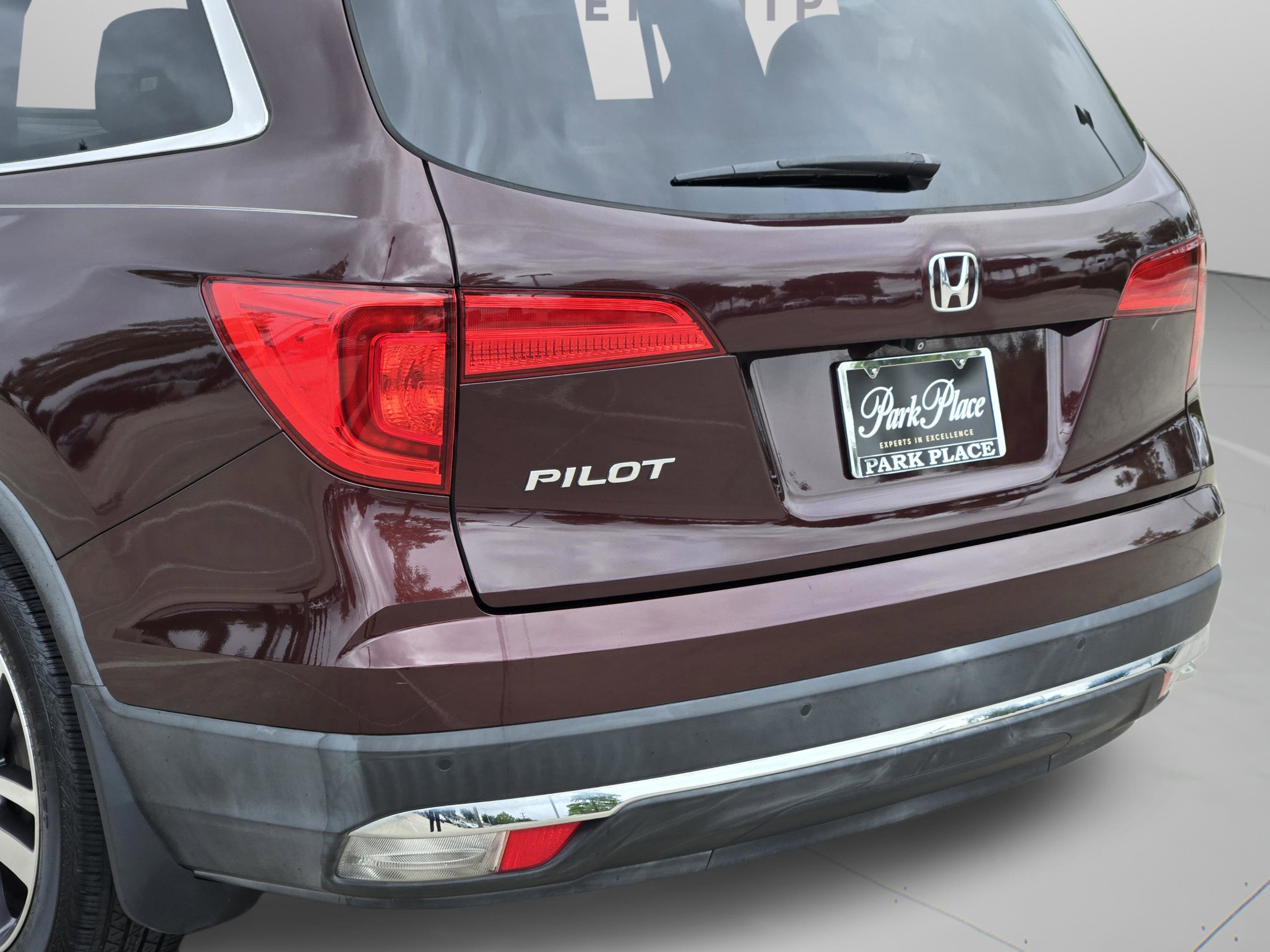 Used 2017 Honda Pilot Touring image 40