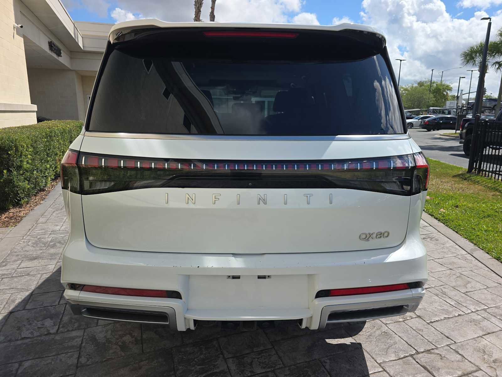 Certified 2025 INFINITI QX80 Luxe image 5