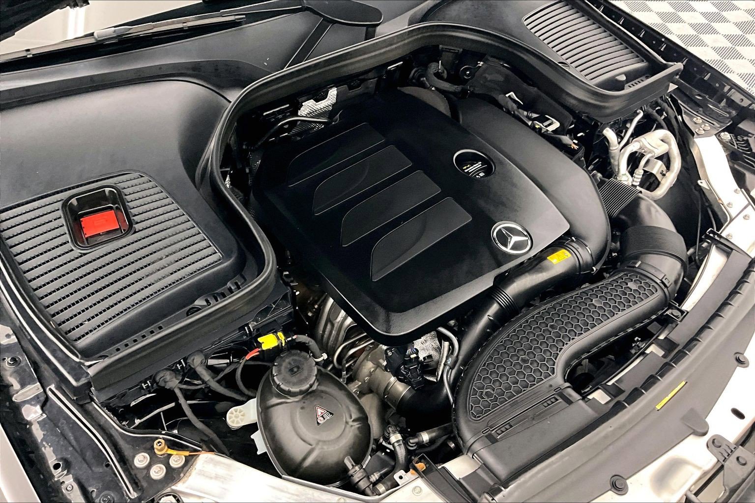 Used 2023 Mercedes-Benz GLC 300 4MATIC image 30