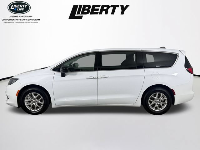 Used 2024 Chrysler Voyager LX FWD image 7