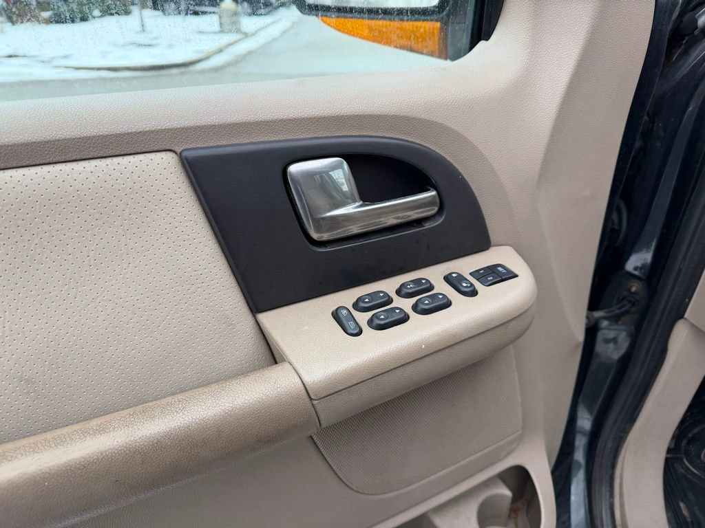 Used 2003 Ford Expedition Eddie Bauer image 7