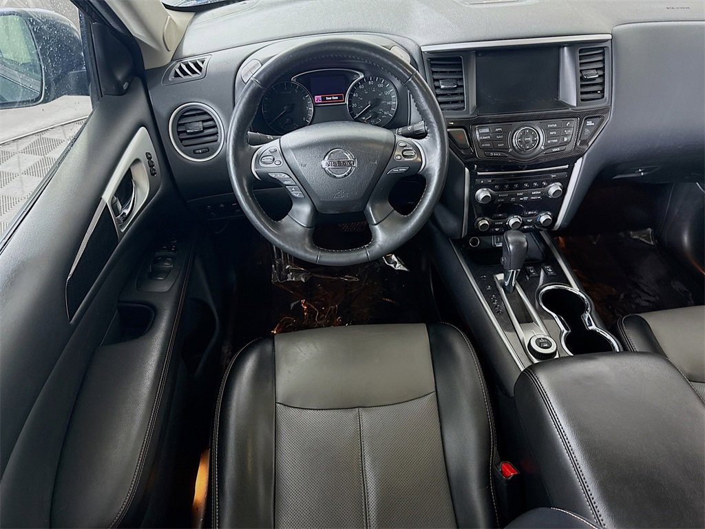 Used 2020 Nissan Pathfinder SL image 3