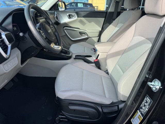 Certified 2025 Kia Soul LX w/ LX Technology Package image 16