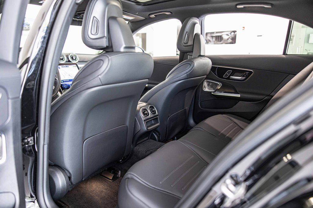 Used 2024 Mercedes-Benz C 300 4MATIC Sedan w/ AMG Line w/ Night Package image 33