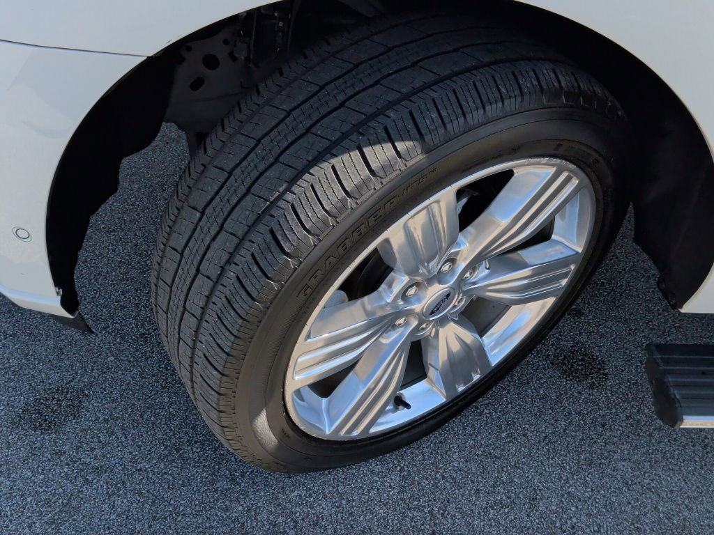 Used 2024 Ford Expedition Platinum image 54