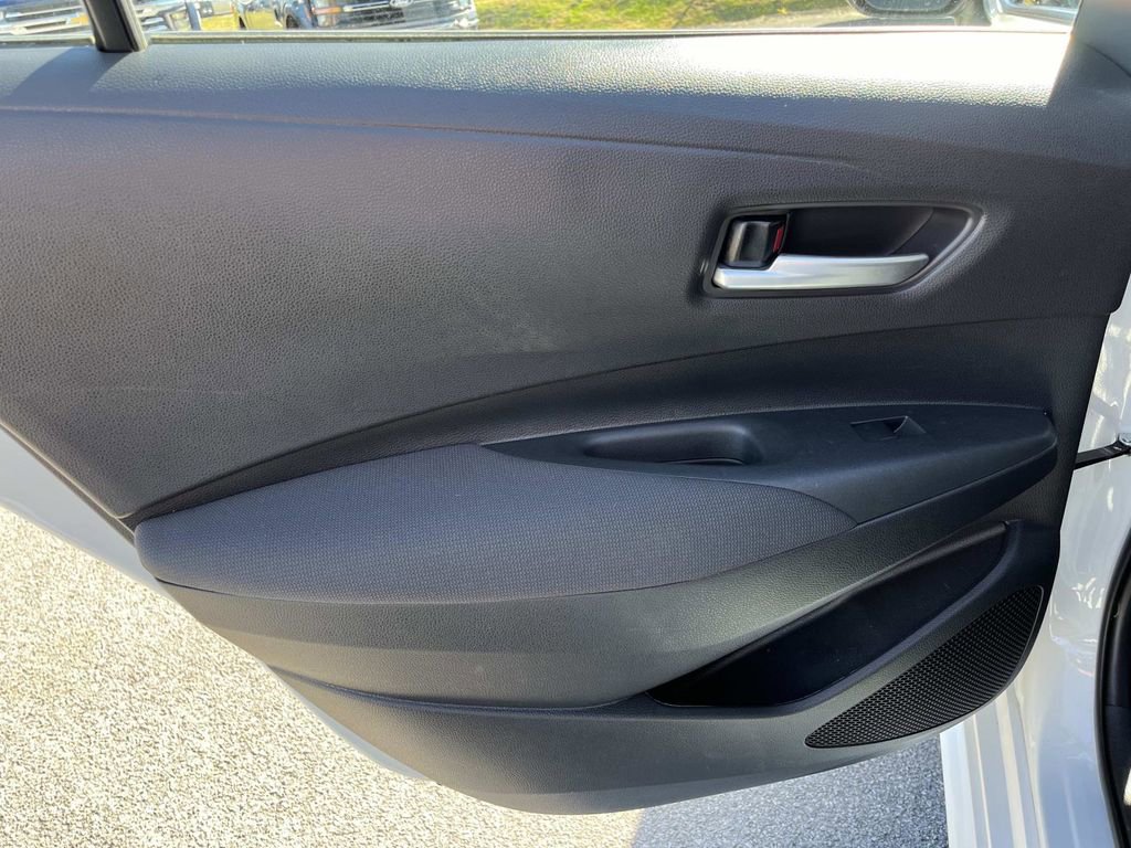 Used 2020 Toyota Corolla LE image 16