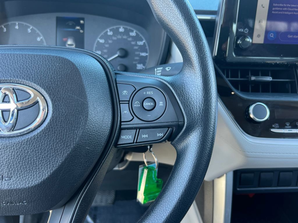 Used 2024 Toyota Corolla Cross L image 27