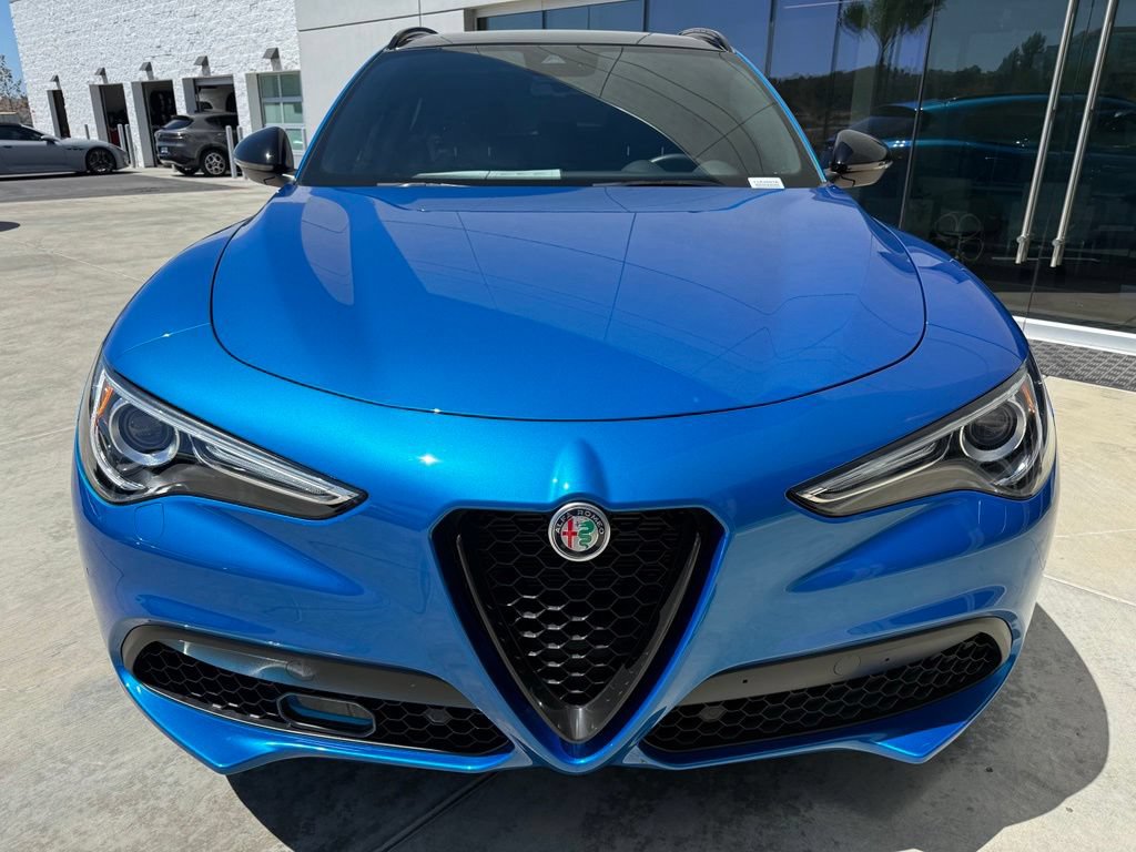 Used 2023 Alfa Romeo Stelvio Veloce AWD/4WD image 9
