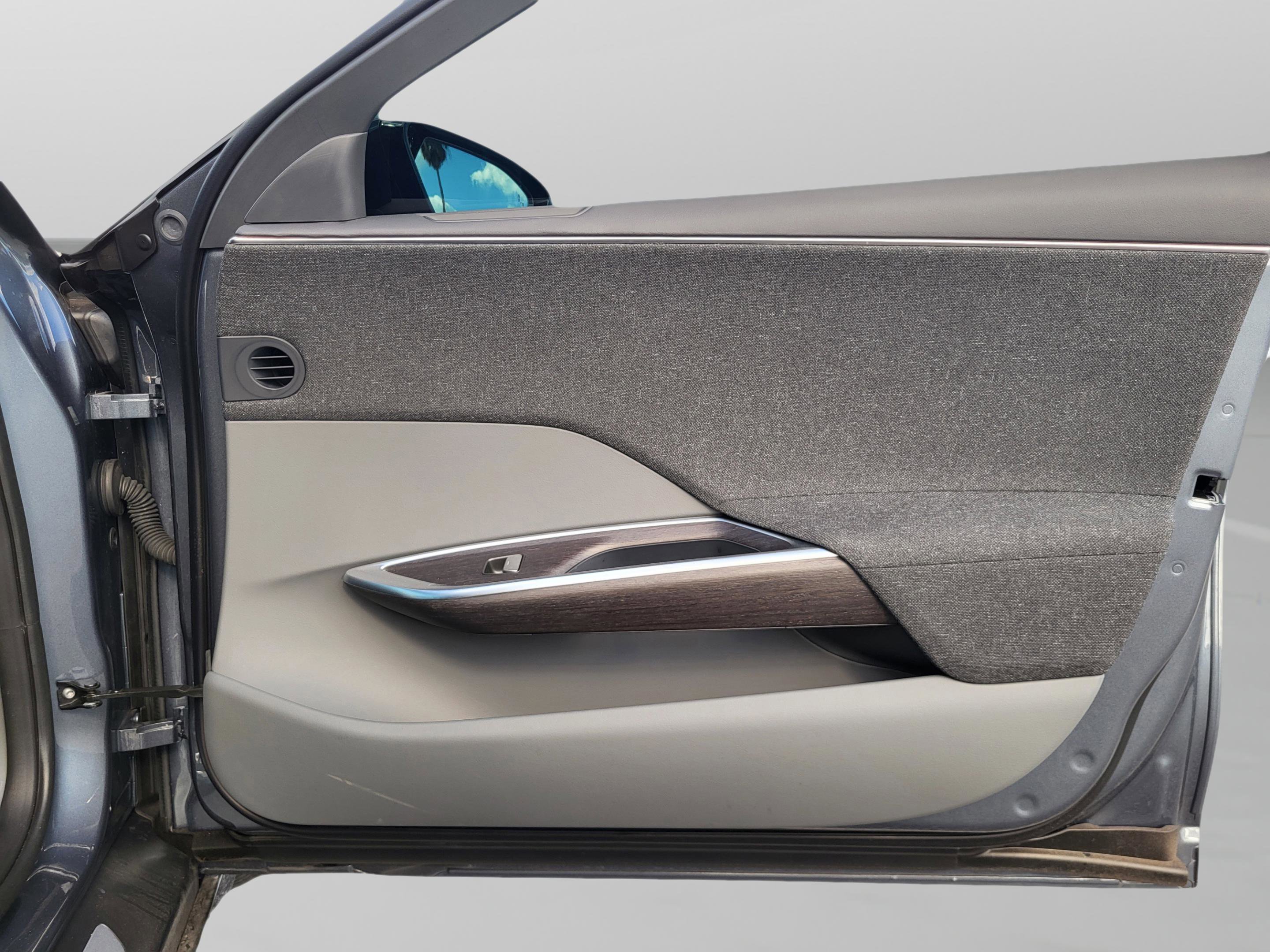 Used 2025 Lucid Air Pure image 34