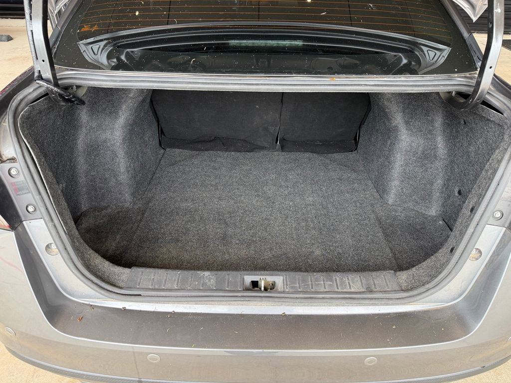 Used 2020 Nissan Versa S FWD image 26