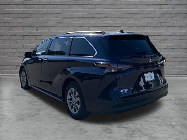 Used 2026 Toyota Sienna XLE FWD image 5