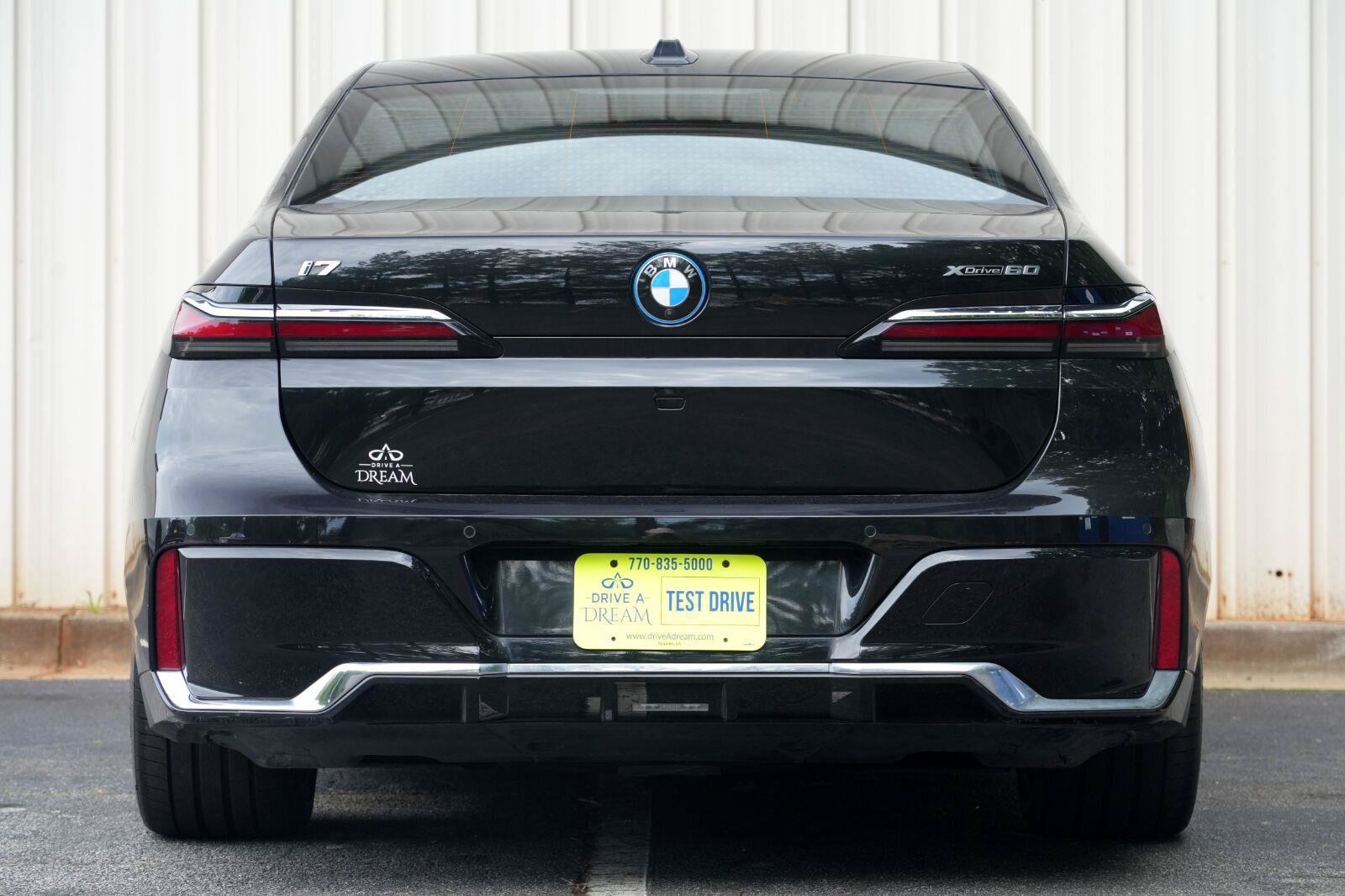 Used 2023 BMW i7 xDrive60 w/ Executive Package 2 AWD/4WD image 10