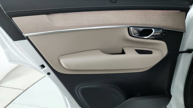Certified 2026 Volvo XC90 B6 Ultra w/ Protection Package AWD/4WD image 28