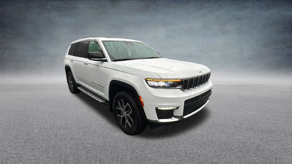 Used 2025 Jeep Grand Cherokee L Limited w/ MOPAR Finishing Package AWD/4WD image 3