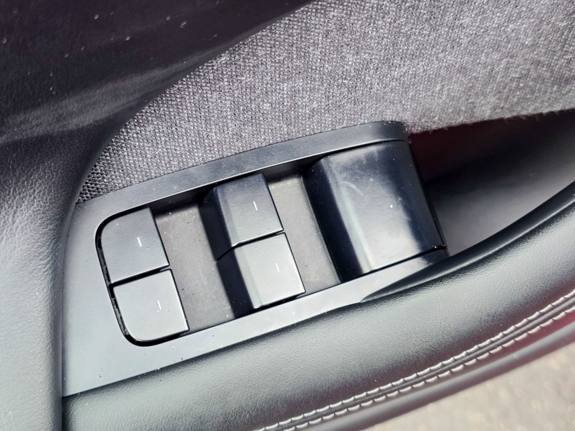 Used 2021 Tesla Model S Plaid image 19