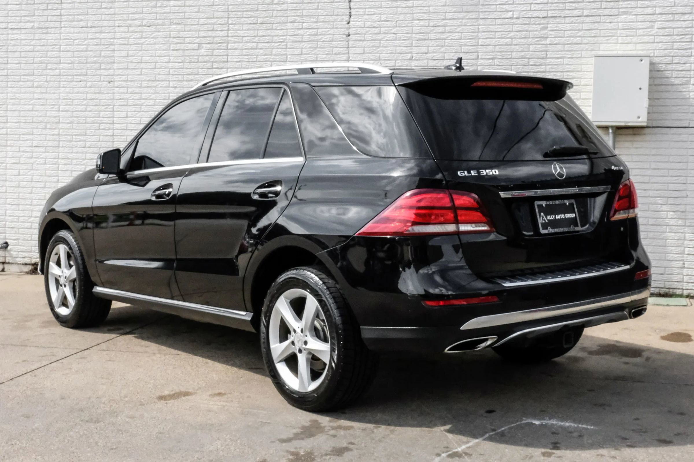 Used 2017 Mercedes-Benz GLE 350 4MATIC w/ Premium 1 Package image 10