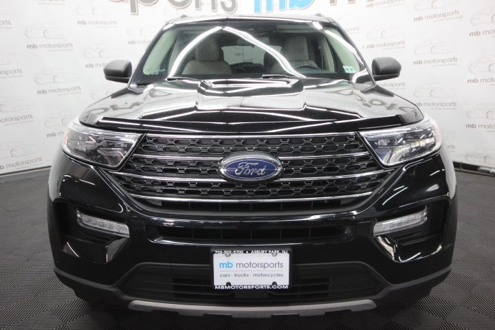 Used 2022 Ford Explorer XLT w/ Equipment Group 202A image 10