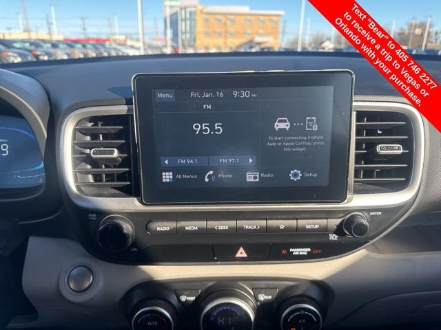 Used 2025 Hyundai Venue SEL image 24