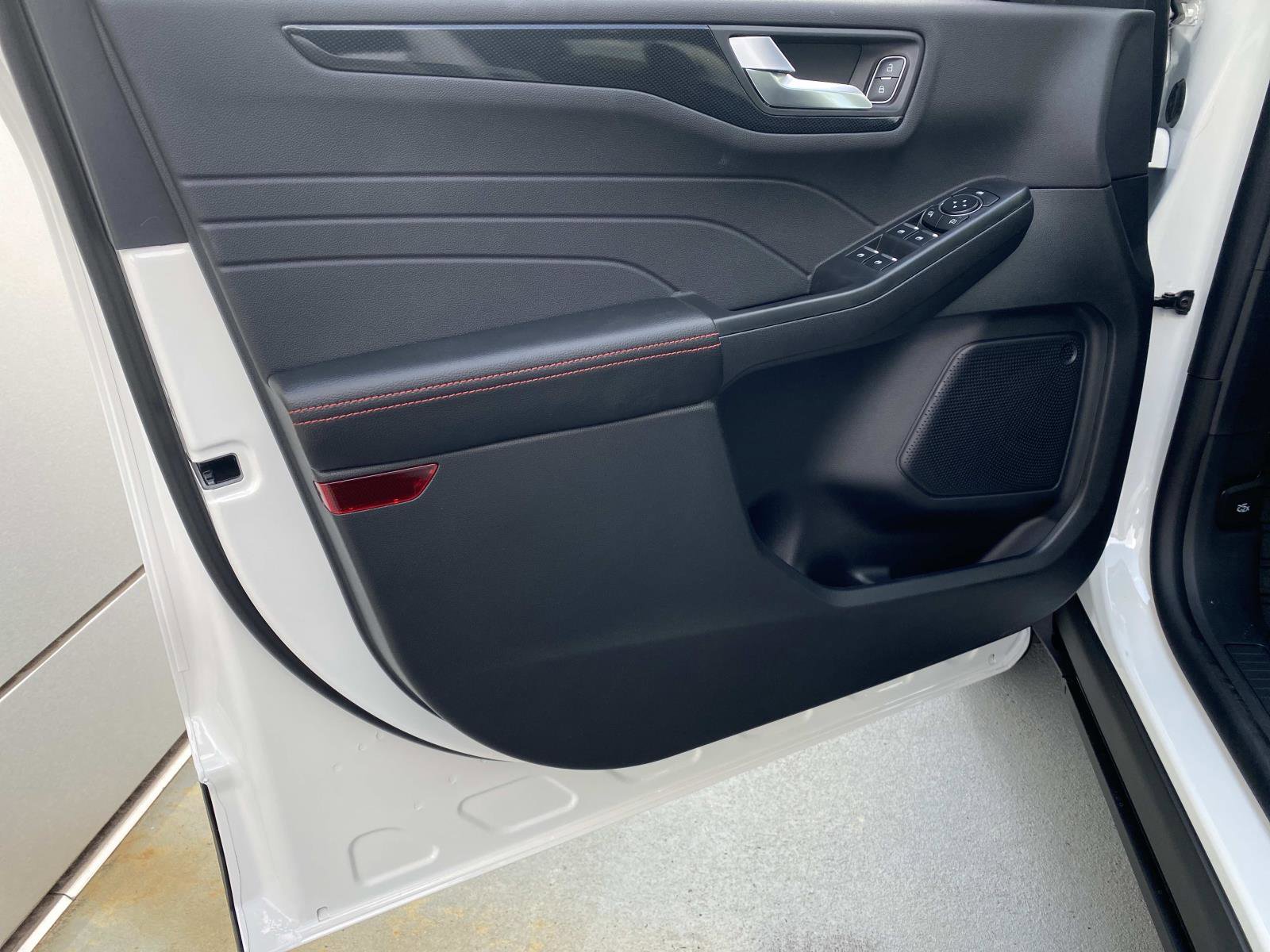 New 2026 Ford Escape ST-Line w/ Tech Pack #1 AWD/4WD image 14