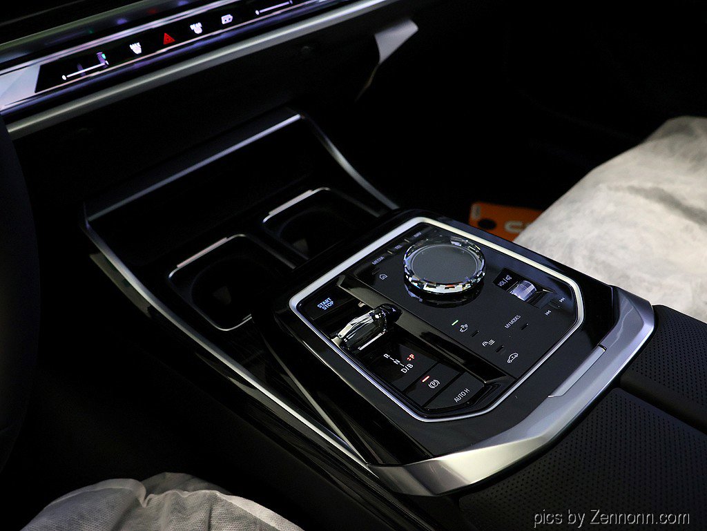 Used 2026 BMW i7 xDrive60 w/ Executive Package image 27